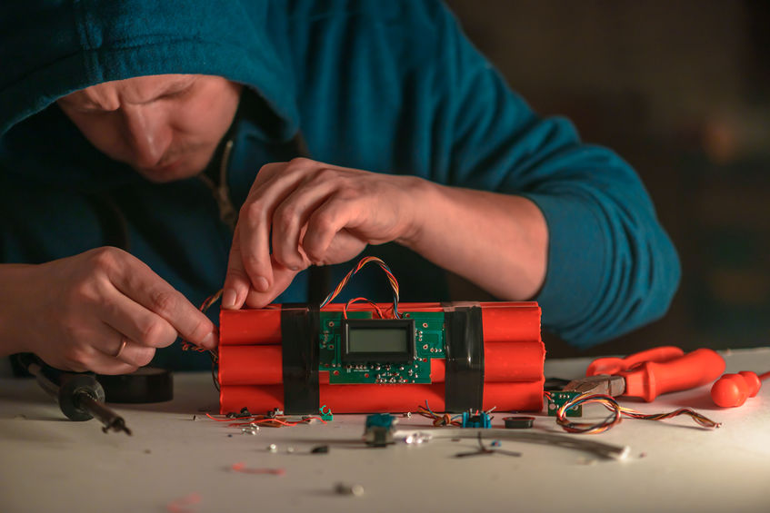 SMRTONOSNI INŽENJERI: JEDNA ZANIMLJIVA STUDIJA O VEZI NASILNOG EKSTREMIZMA I VISOKOŠKOLSKOG OBRAZOVANJA