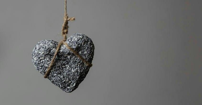 ŽRTVA, MUČENIK, SPASITELJ – OD SJAJNIH UZORA DO PSIHOPATOLOŠKOG TEATRA APSURDA